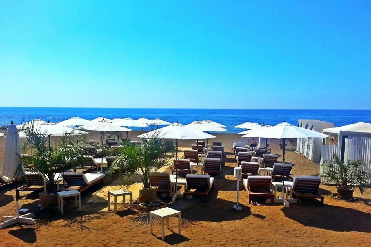 Apartment Hacienda Del Sol Deluxe Beachside Estepona