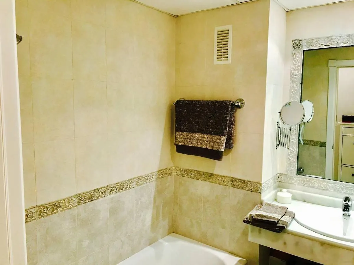Apartment Hacienda Del Sol Deluxe Beachside Estepona